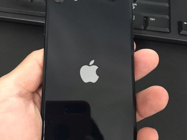 Apple iPhone SE3 ブラック Verizon Apple iPhone SE3, 64GB, Black - Prepaid Smartphone