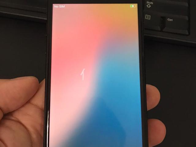 Apple iPhone SE3 2022 Black 64GB 100% $300 Singapore - SG1965